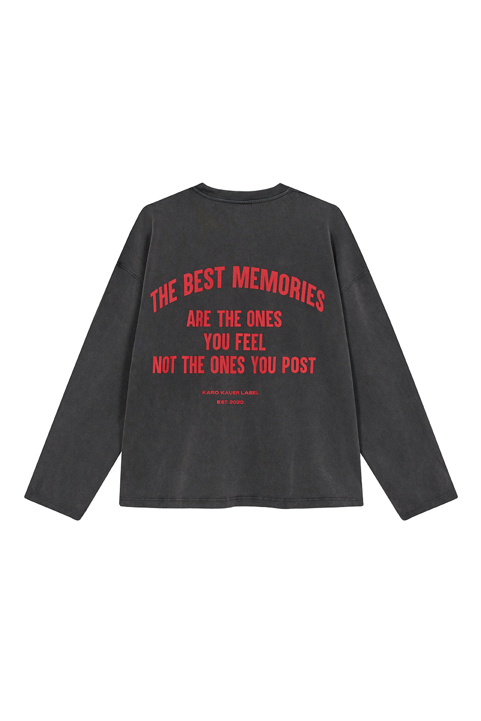 Longsleeve Memories Freisteller, Rückenansicht, schwarze Waschung, großer roter Statement-Print auf Rücken