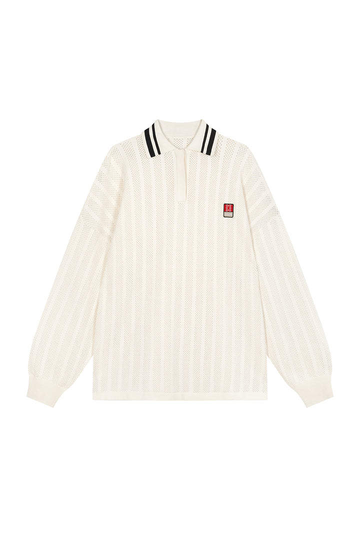Knit Poloshirt Freisteller, Vorderansicht, offwhite Strick, dezente Lochstruktur, Weblabel, Knopfleiste