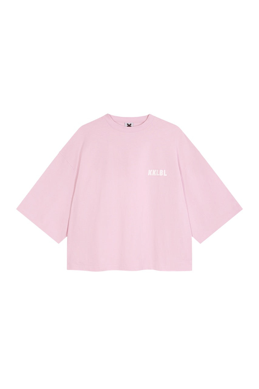 T-Shirt Cropped Fries Freisteller, Vorderansicht, rosa Cropped-Shirt, kleiner Print vorne, Rundhalsausschnitt