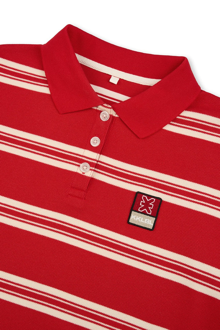 Cropped Knit Poloshirt, Detailfreisteller Kragen mit Weblabel und Knopfleiste, rot-weiß Strickware