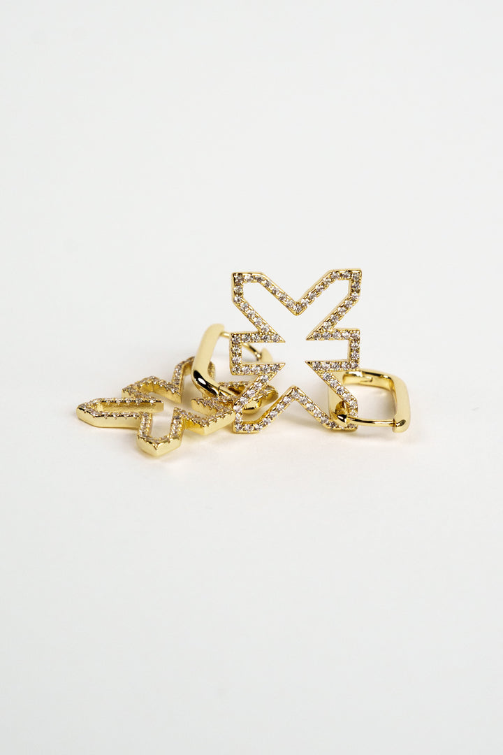 Produktaufnahme: Goldene Oval Hoops aus The Escape Collection