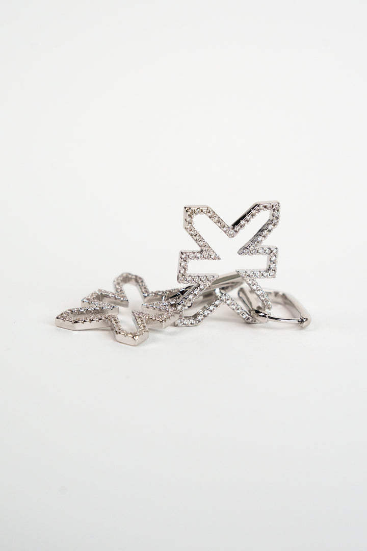 Produktaufnahme: Silberne Oval Hoops aus The Escape Collection