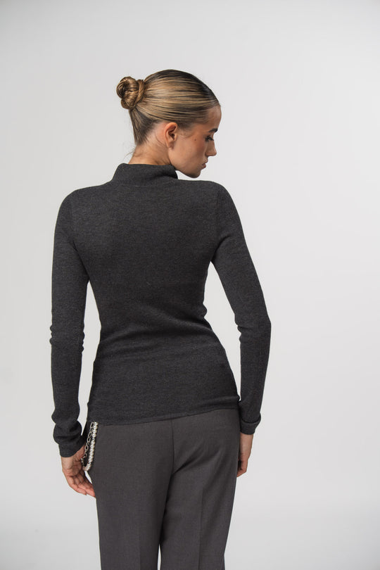 Alternative Ansicht von Knit Turtleneck Dark Grey  aus Story 526 Kollektion
