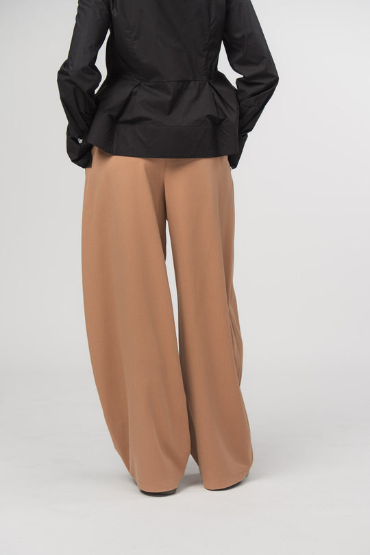 Alternative Ansicht von Barrel Woven Pants Camel  aus Story 526 Kollektion