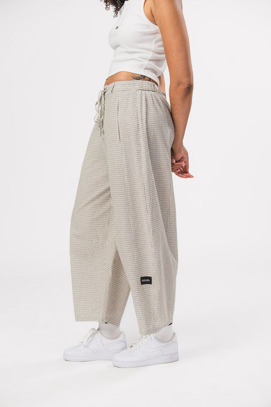 Bild von Barrel Woven Pants  aus All Bottoms Kollektion