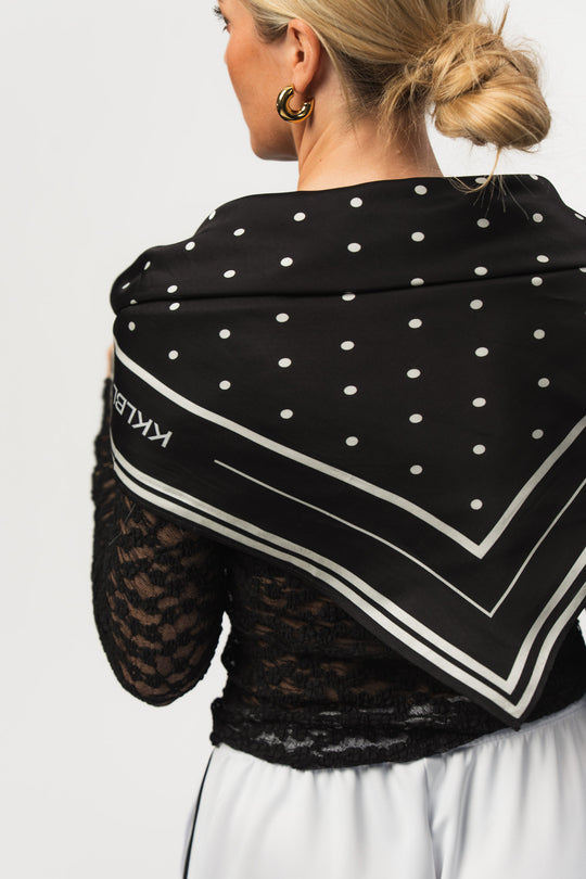 Bild von Satin Scarf Dots Black  aus The dot. Kollektion