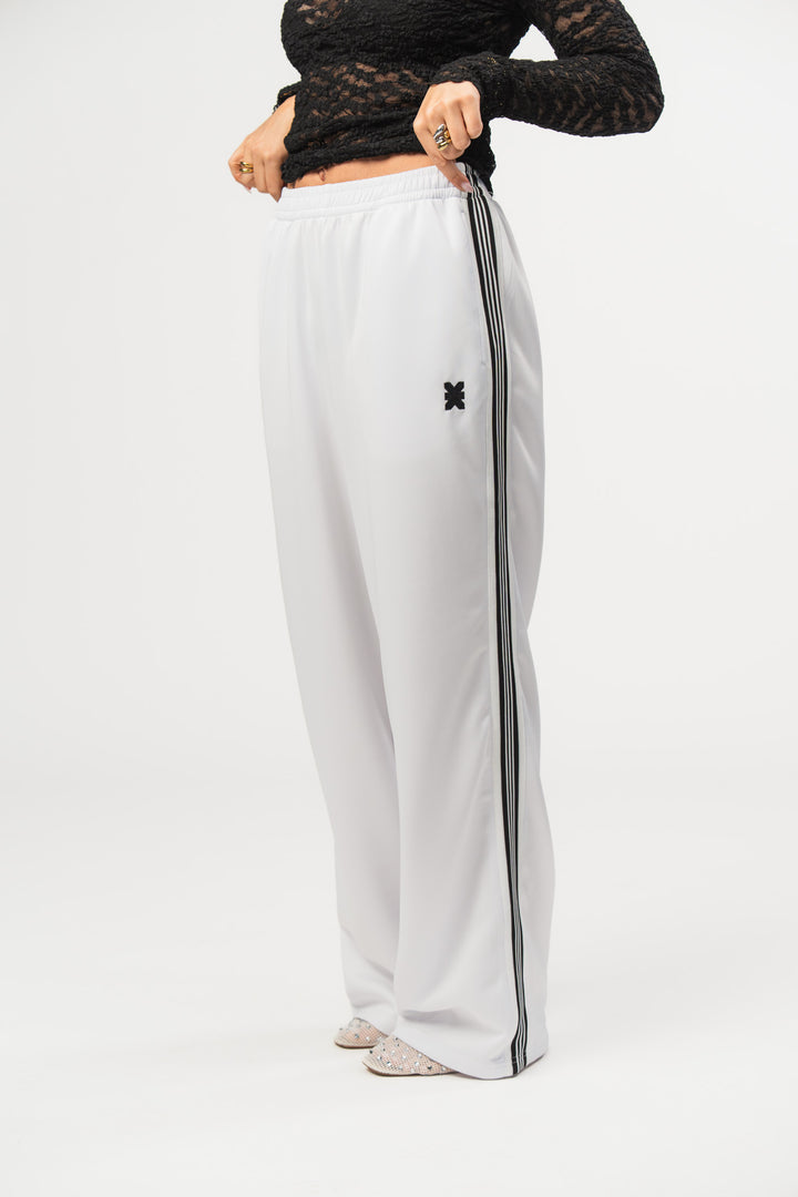 Retro Pants Offwhite, Halbkörper Beine, offwhite Retro-Hose mit schwarzem Seitenstreifen und elastischem Bund
