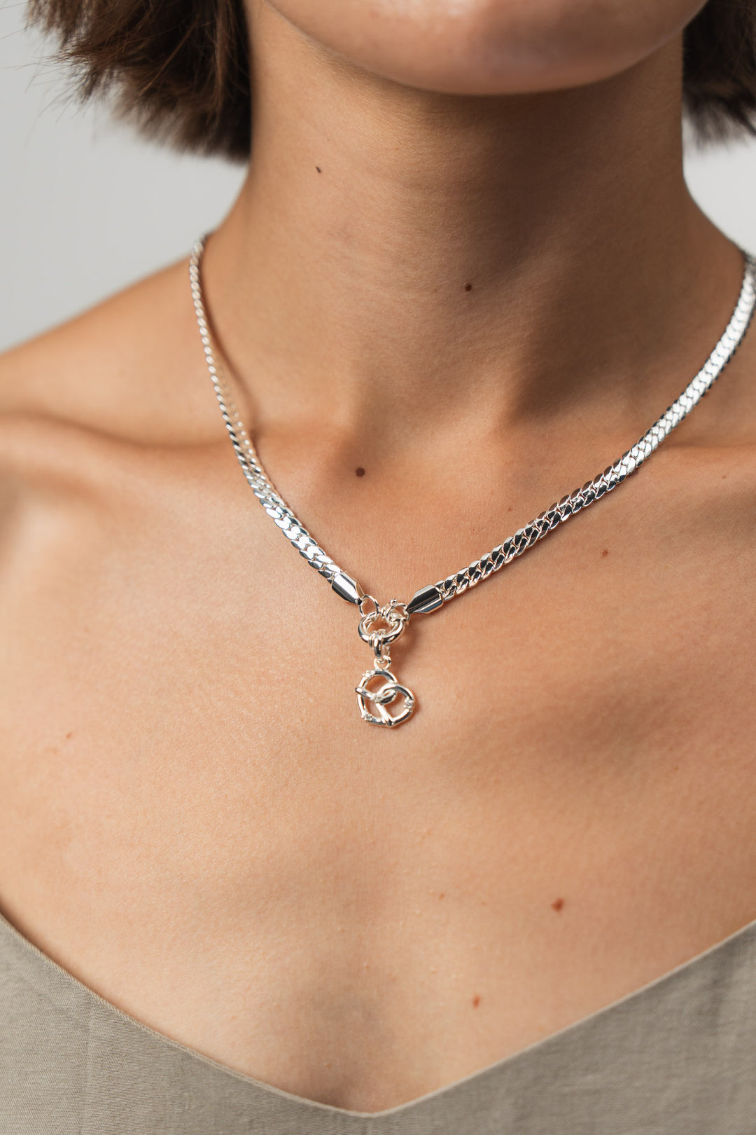 Charm Pretzel Silver