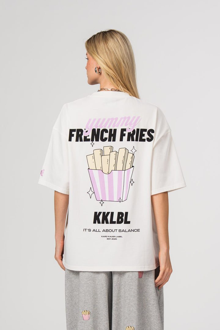 T-Shirt Fries, Ganzkörper Rückenansicht, weißes Oversized-Shirt, großer French Fries KKLBL Backprint