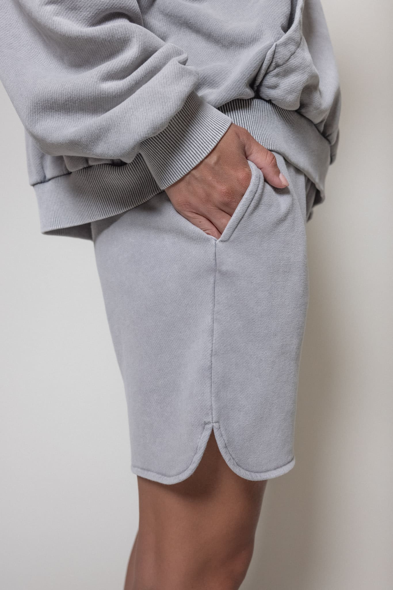 Lucy Shorts Velvet Grey
